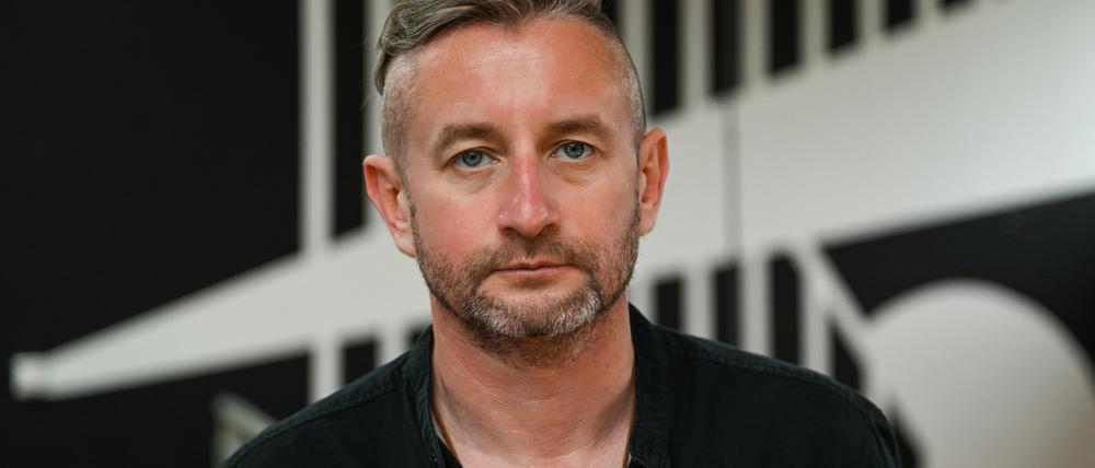 Der ukrainische Schriftsteller Serhij Schadan, aufgenommen im Rahmen des Literaturfestivals Lit: Potsdam im Waschhaus Schiffbauergasse vor einer Lesung.
