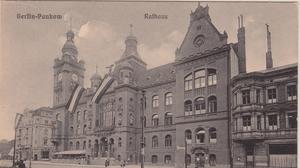 Das Rathaus Pankow um 1910 mit Adler.