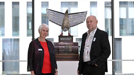 Eine Galerie ohne Raum: Sperls stellen jetzt in der ILB aus. Ursula Sperl und Rainer Sperl in „Apropos Sperl! Kunst einer Potsdamer Galerie“.