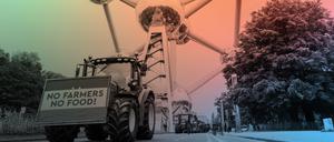 Landwirte mit ihren Traktoren versammeln sich vor dem Atomium in Brüssel. 