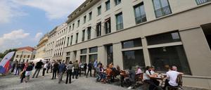 Simulation der künftigen Gaststätte. Dieses Ladenlokal in der Anna-Zielenziger Straße ist noch nicht vermietet.