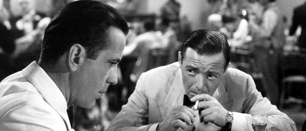 Zur ARTE-Sendung Peter Lorre - Hinter der Maske des Bösen Peter Lorre (re.) ist Teil der Filmgeschichte – und arbeitete mit namhaften Größen seiner Zeit wie Humphrey Bogart (li.) in „Casablanca“ zusammen. © Everett Collection/Aurimages Foto: ARTE Honorarfreie Verwendung nur im Zusammenhang mit genannter Sendung und bei folgender Nennung "Bild: Sendeanstalt/Copyright". Andere Verwendungen nur nach vorheriger Absprache: ARTE-Bildredaktion, Silke Wölk Tel.: +33 3 90 14 22 25, E-Mail: bildredaktion@arte.tv