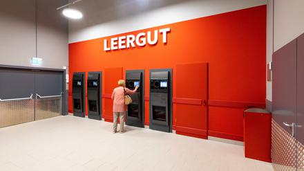 Die Leergut-Annahmestelle in einem Supermarkt. (Archivbild)