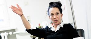 Güner Balci, Neuköllner Integrationsbeauftragte, bei einem Interview mit der dpa im Rathaus Neukölln.
