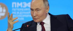 Wladimir Putin beim Wirtschaftsforum in St. Petersburg.