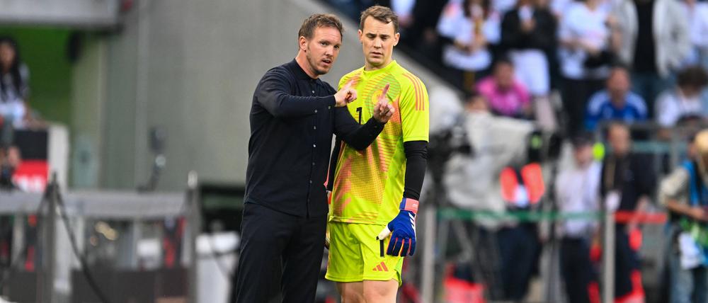 Verlässlich an seiner Seite. Bundestrainer Julian Nagelsmann hat Torhüter Neuer nach dessen Patzer gegen Griechenland offensiv den Rücken gestärkt.