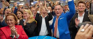 AfD-Chefs Alice Weidel (M.) und Tino Chrupalla (Mitte r.)