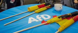 09.06.2024, Berlin: Medienvertreter bereiten sich in der AfD-Parteizentrale auf die erste Hochrechnung zur Europawahl vor.