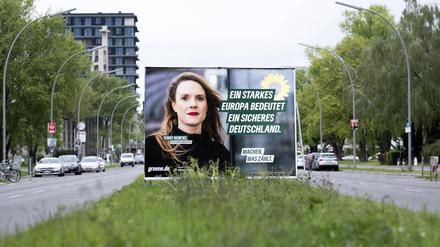 Ein Wahlplakat der Grünen mit Spitzenkandidatin Terry Reintke in Berlin.