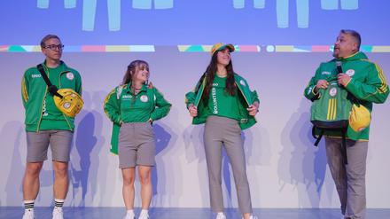 EU-Volunteers bei einer Präsentation in Leipzig.