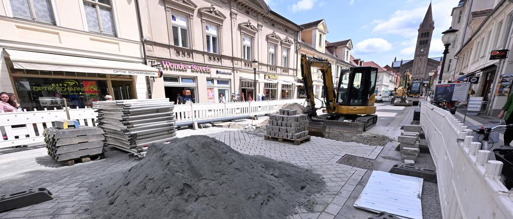 Die neuen Steine aus China sind diagonal verlegt. So sollen sie länger halten.