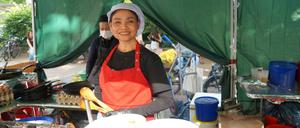 Der thailändische Streetfood-Markt in Berlin-Wilmersdorf ist aus dem Preußenpark in die Württembergische Straße umgezogen.