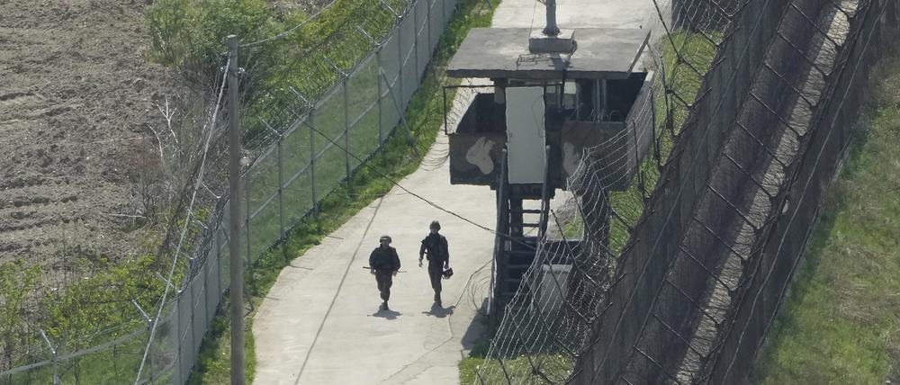 Südkoreanische Soldaten patrouillieren an der Grenze zu Nordkorea.