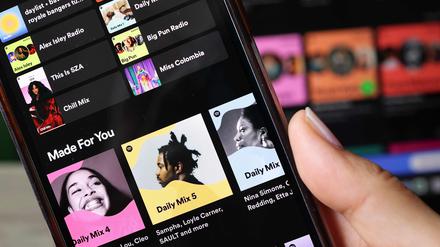 Spotify zählt 240 Millionen Nutzer zu seinen zahlenden Kunden.