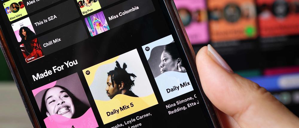 Spotify zählt 240 Millionen Nutzer zu seinen zahlenden Kunden.