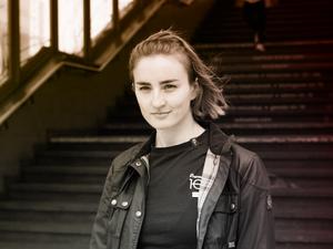 Para-Sportlerin Elena Semechin für den Ringbahnpodcast „Eine Runde Berlin“.