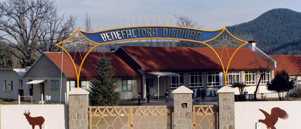 Der Eingang zur ehemaligen Sektensiedlung Colonia Dignidad