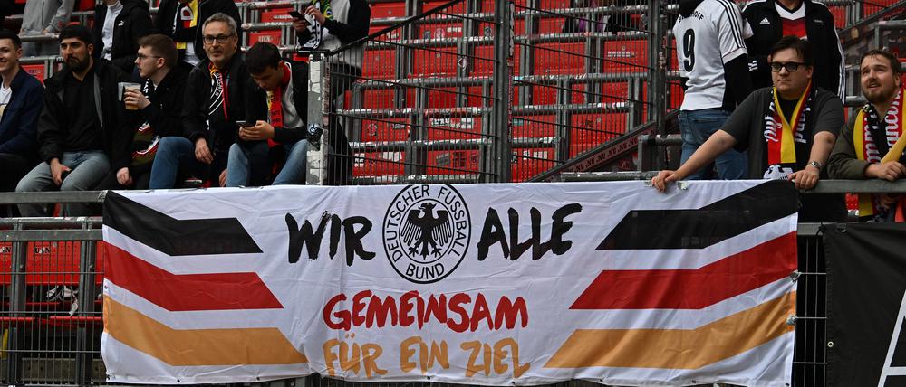 Deutschland-Fans im Stadion.