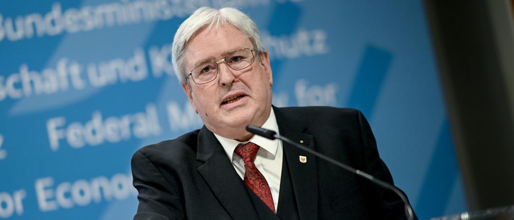  Jörg Steinbach, Minister für Wirtschaft und Energie des Landes Brandenburg, spricht zur Entschädigung der LEAG für vorgezogenen Braunkohleausstieg. 
