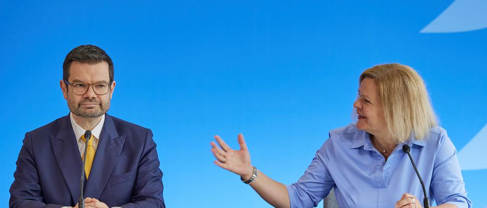 Marco Buschmann (FDP), Bundesjustizminister, und Nancy Faeser (SPD), Bundesinnenministerin, geben ein Statement zum Gesetzentwurf zur besseren Verhinderung missbräuchlicher Anerkennungen der Vaterschaft.