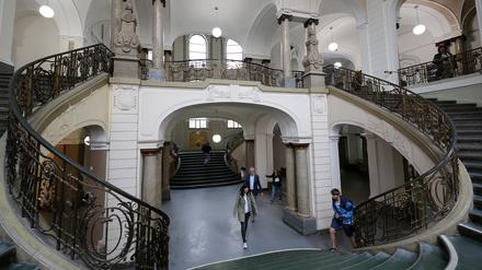 Aus der Kaiserzeit: das Treppenhaus des Potsdamer Rathauses.