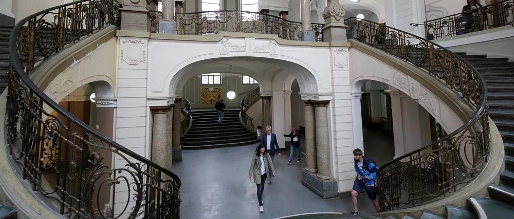 Aus der Kaiserzeit: das Treppenhaus des Potsdamer Rathauses.