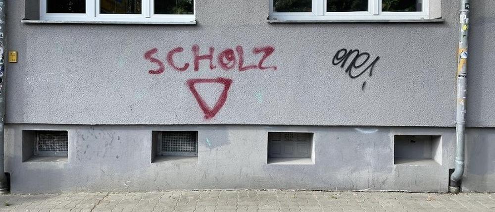Bundeskanzler Olaf Scholz (SPD) wurde mit dem roten Hamas-Dreieck markiert.