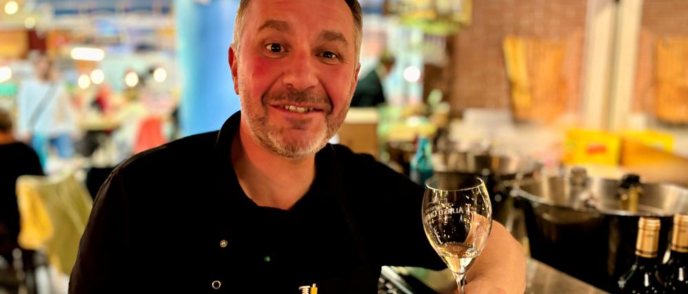 Laurent Puig, Sommelier im Lafayette Berlin, Mitte. Credit: Ulrich Amling.