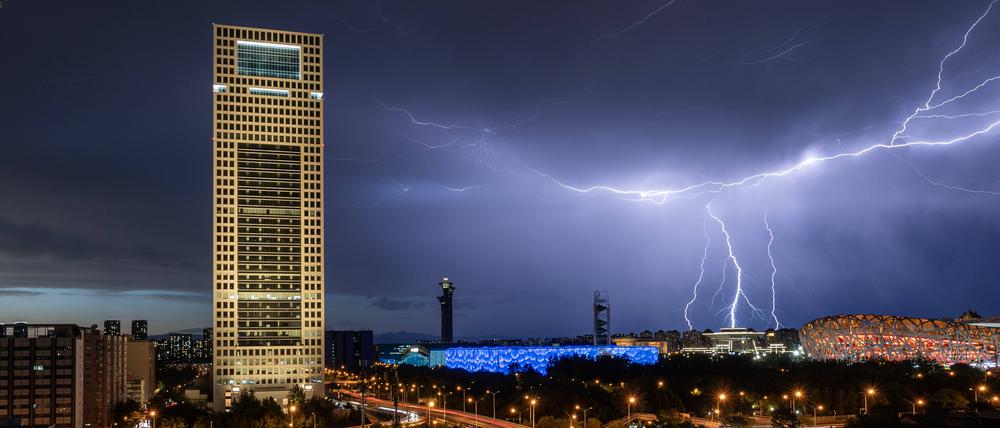 Unwetter über Peking: In einigen vom chinesischen Staat geförderten Zukunftsbranchen gehen reihenweise Unternehmen pleite.