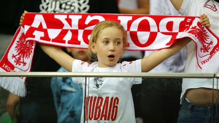 Ein junger polnischer Fan beim Freundschaftsspiel von Polen gegen Deutschland im Juni 2023.