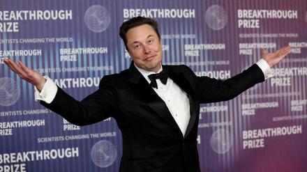 Elon Musk besucht die Breakthrough-Preisverleihung  in Los Angeles.