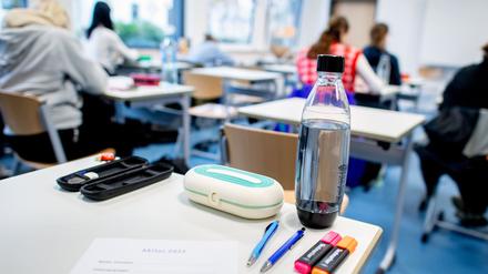 Einblick in ein Klassenzimmer.