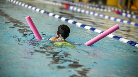 Die Zahl der Kinder, die nicht sicher schwimmen können, steigt.