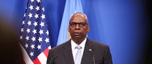 US-Verteidigungsminister Lloyd Austin nimmt im Nato-Hauptquartier an einer Pressekonferenz teil.