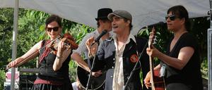 Die Band „Casino Gitano“, hier 2022, wird auch in diesem Jahr in der Alexandrowka spielen. 