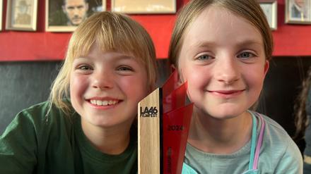 Liv Richter, 9, aus Lichterfelde und Aliyah Graeben, 8, aus Marienfelde sind zwei der Hauptdarstellerinnen des Films „Was bedeutet Biodiversität?“.