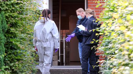 Bei einem SEK-Einsatz in Hamburg wurde ein Mann tödlich verletzt, der mutmaßlich seinen Vater umbringen wollte.