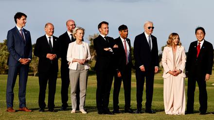 Das verfälschte Video von US-Präsident Joe Biden (Dritter von rechts) entstand nach dem G7-Gruppenbild in Italien.