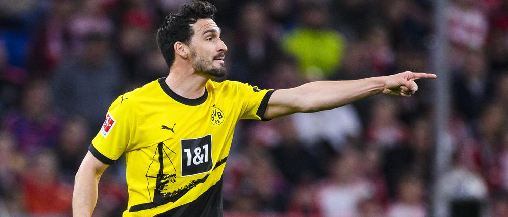 Dortmunds Mats Hummels gestikuliert.