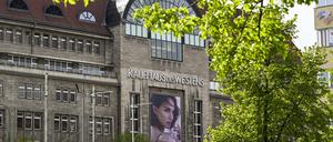 Das Luxuskaufhaus KaDeWe an der Berliner Tauentzienstraße. 