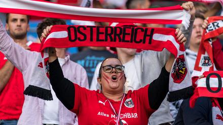 Österreichische Fans im Stadion (Symbolbild)