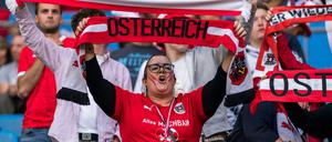 Österreichische Fans im Stadion (Symbolbild)