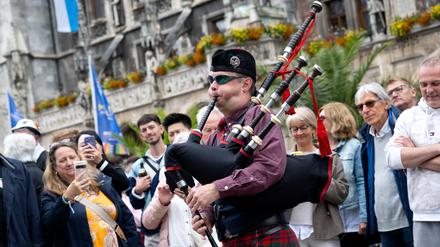 Der Münchener Marienplatz war am Freitag schon fest in schottischer Hand.