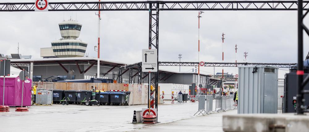 Die Großunterkunft in Tegel ist für 7000 Menschen ausgelegt – und damit bundesweit die größte.