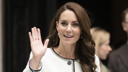 Rund zweieinhalb Monate nach Bekanntwerden ihrer Krebserkrankung kehrt Prinzessin Kate in die Öffentlichkeit zurück. 