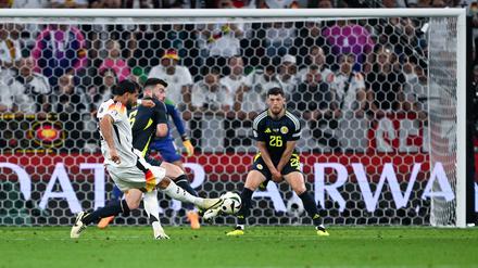 Emre Can erzielte in der Nachspielzeit das deutsche 5:1 gegen Schottland.