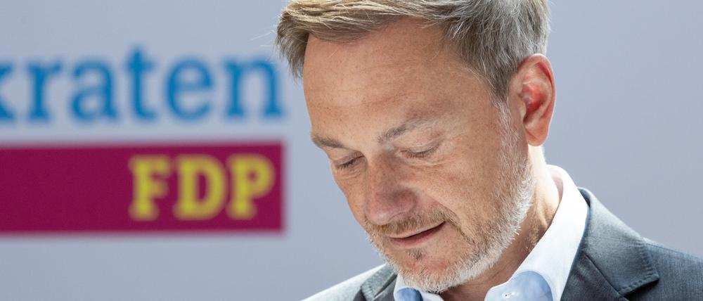Christian Lindner von der FDP spricht auf einer Pressekonferenz.