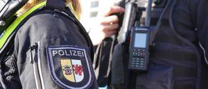 Die Polizei Mecklenburg-Vorpommern unter Leitung des Staatsschutzes sucht nach Zeugen im Falle des rassistischen Angriffes auf zwei Kinder in Grevesmühlen.