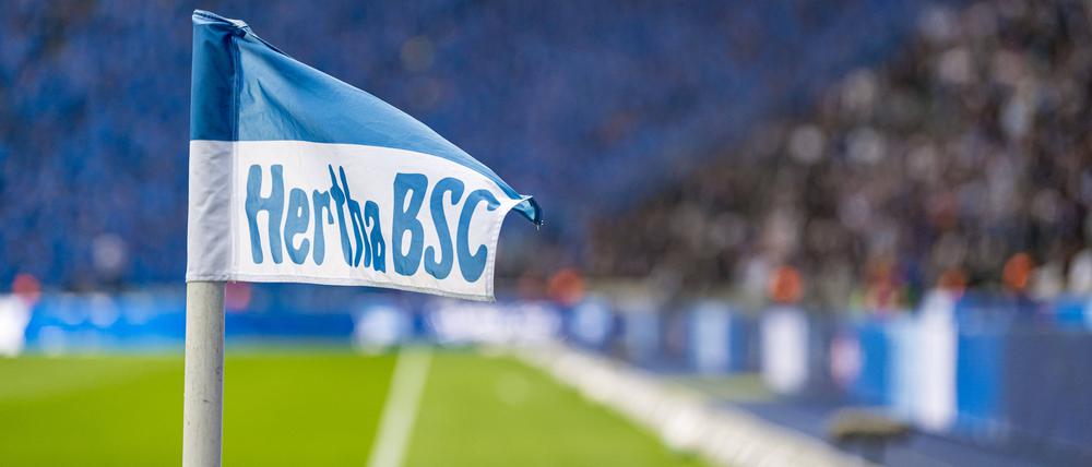 Hertha BSC geht mit einem neuen Sponsor auf der Brust in die Zweitligasaison 2024/25.