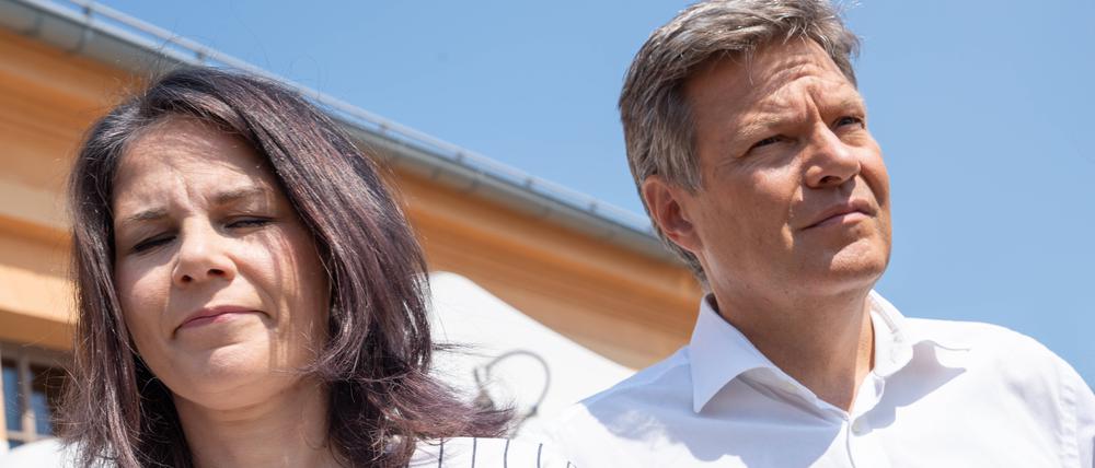 Annalena Baerbock und Robert Habeck vor Beginn des Länderrats in Potsdam.